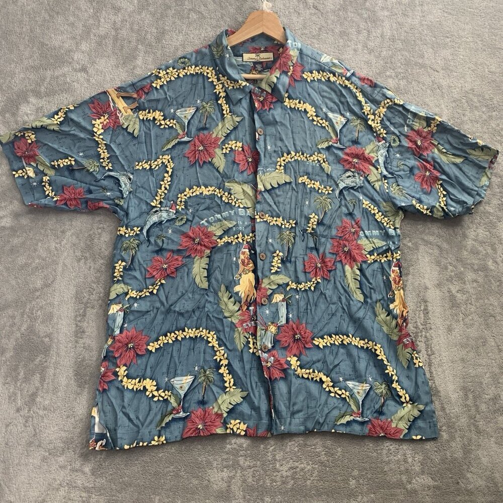 Tommy Bahama Shirt Men Large Every Day is a Holiday Christmas Hawaiian Hula Girl